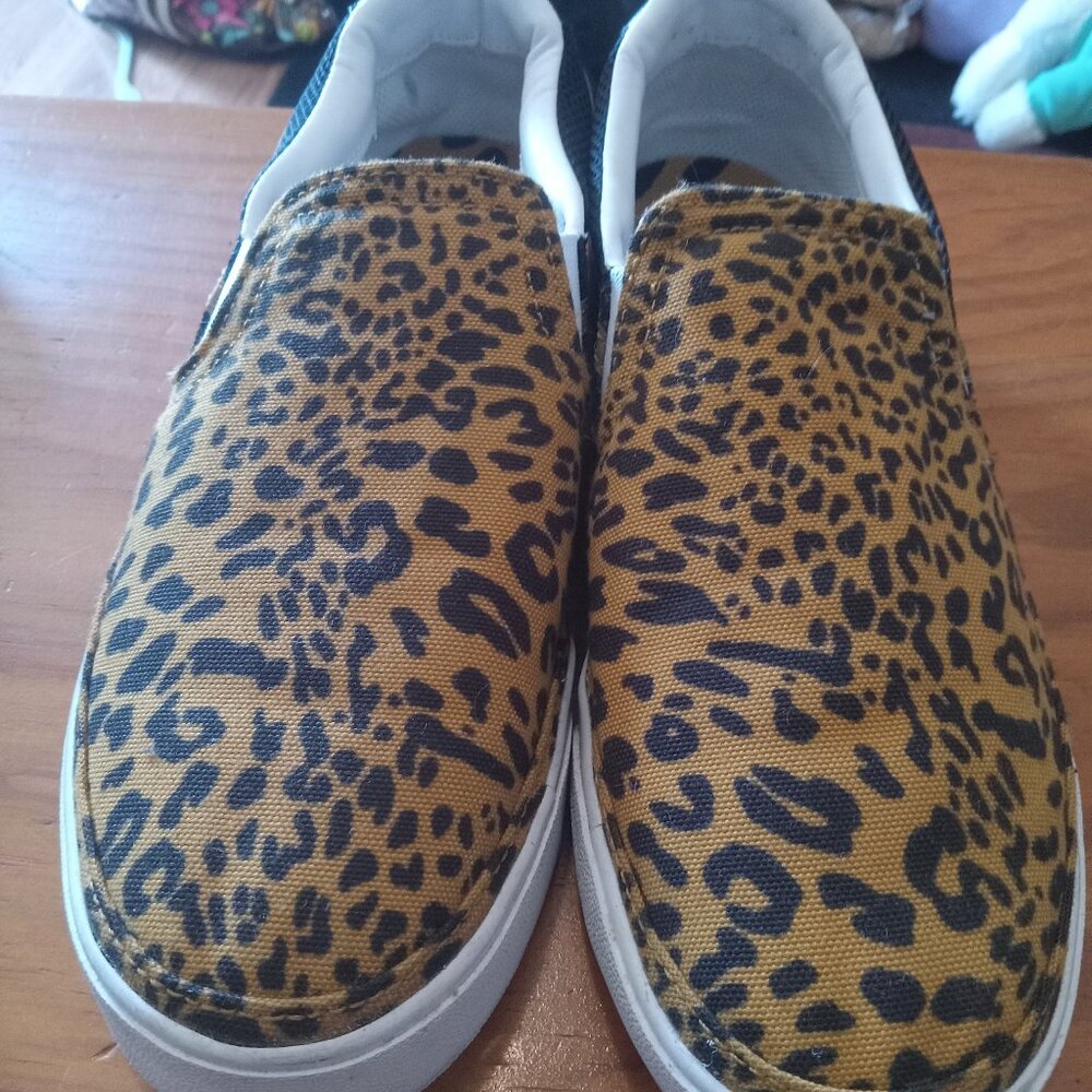 Nike 🐆 print slip on women's shoes 7.5